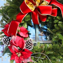Festive Wreaths & Roping